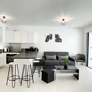  Apartment T2 Neuf Terrasse Pres Des Plages